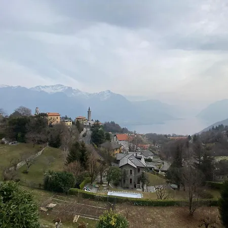 Chalet With Big Private Outside Space And Lake View