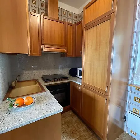 Hébergement de vacances Chalet With Big Private Outside Space And Lake View *