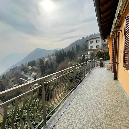 Chalet With Big Private Outside Space And Lake View Hébergement de vacances