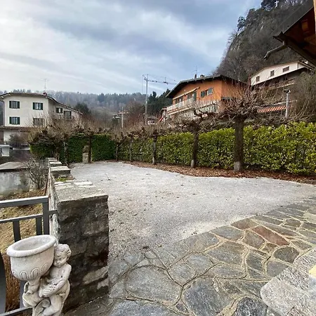 Chalet With Big Private Outside Space And Lake View *